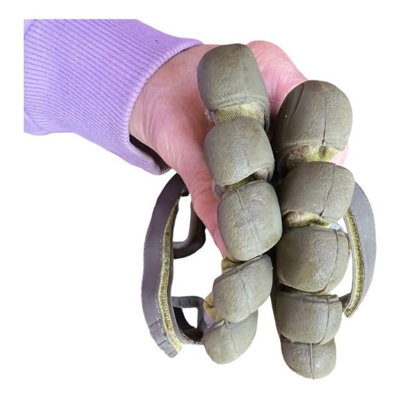 Vibram Five Fingers with Toe Separation - Picture 6 of 9